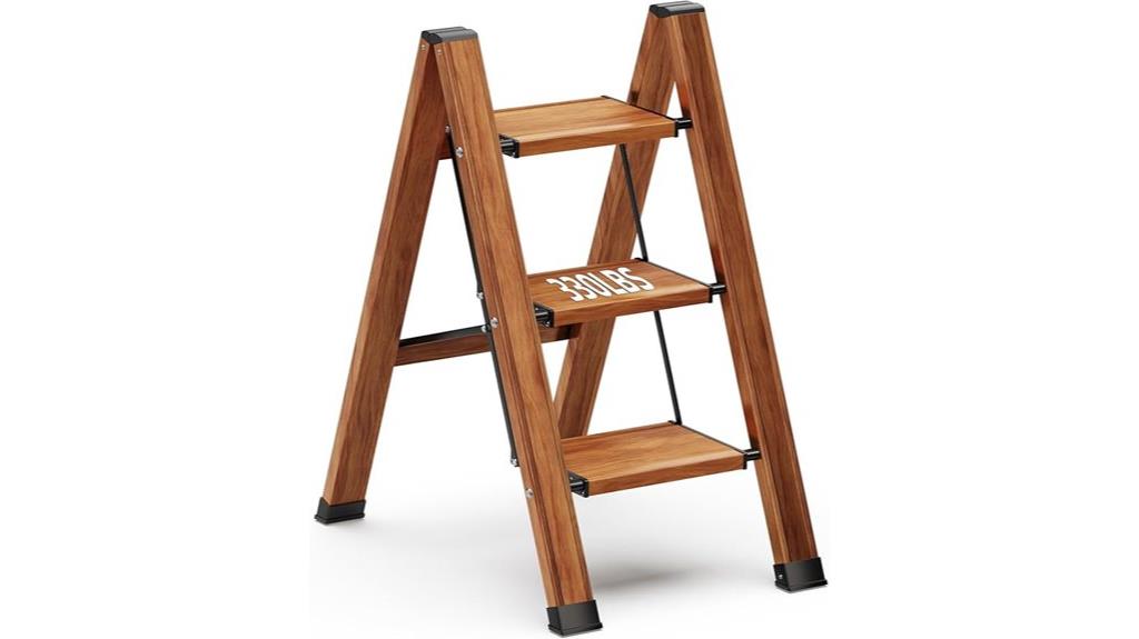foldable ladder with wide pedal