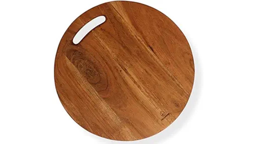wooden round cutting board
