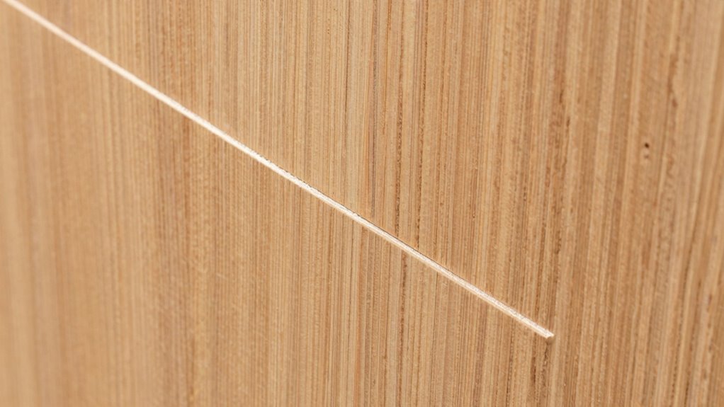 identify veneer through surface clues